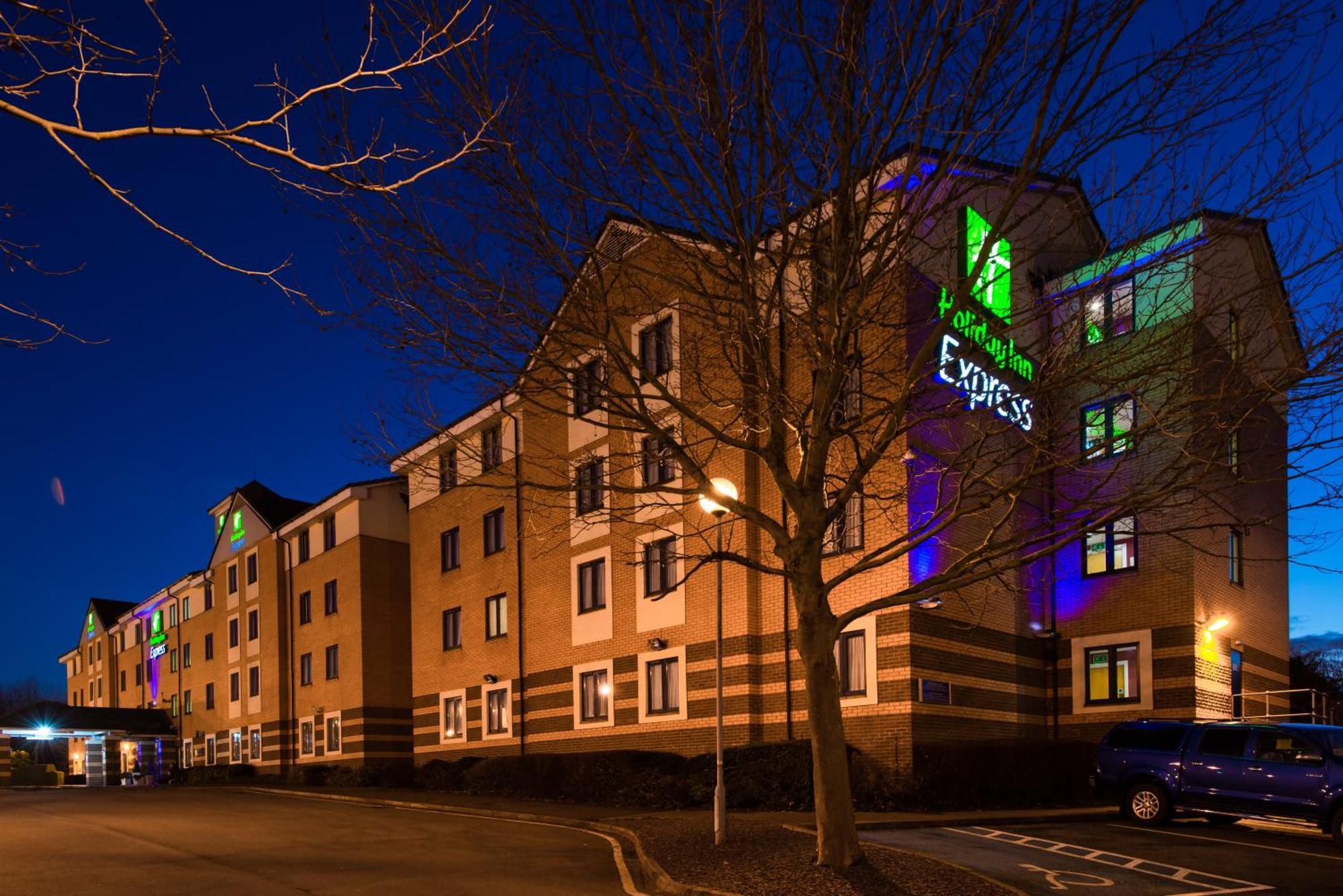 Holiday Inn Express London - Dartford By Ihg Zewnętrze zdjęcie