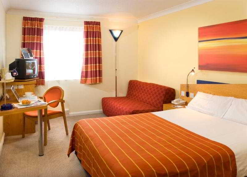Holiday Inn Express London - Dartford By Ihg Zewnętrze zdjęcie